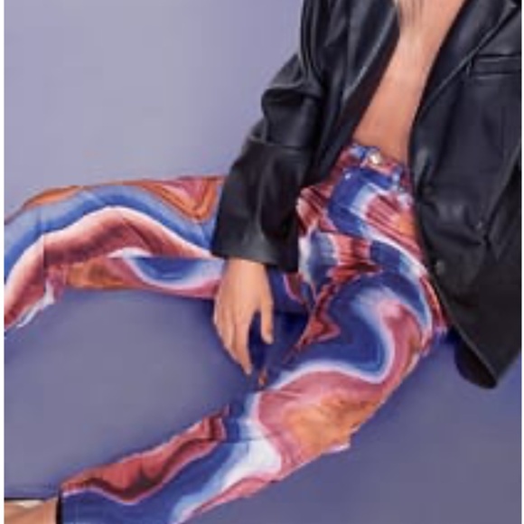 NA-KD Printed Straight Denim - Picture 3 of 5